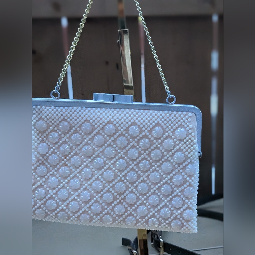 Vintage Chic Pearl Beaded Clutch with Chain Strap